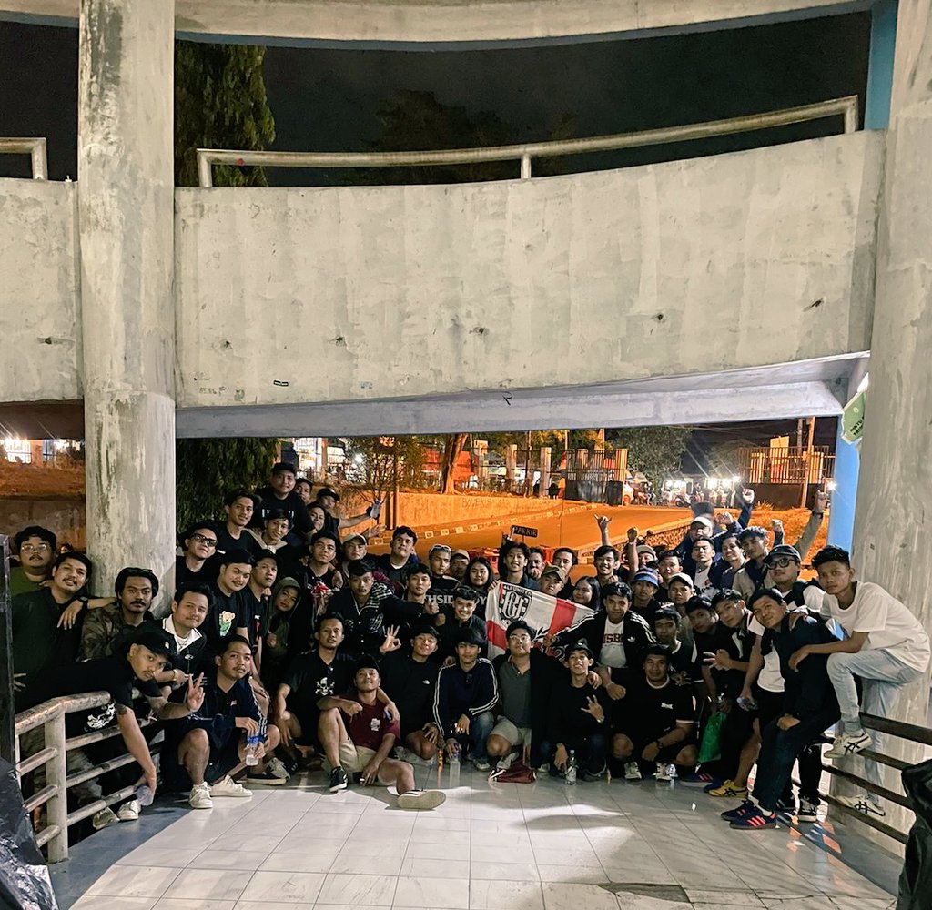 JanganGoyah's tweet photo. Sampai jumpa lagi @Northsideboys12 🍻 https://t.co/Smk9JB9Yus