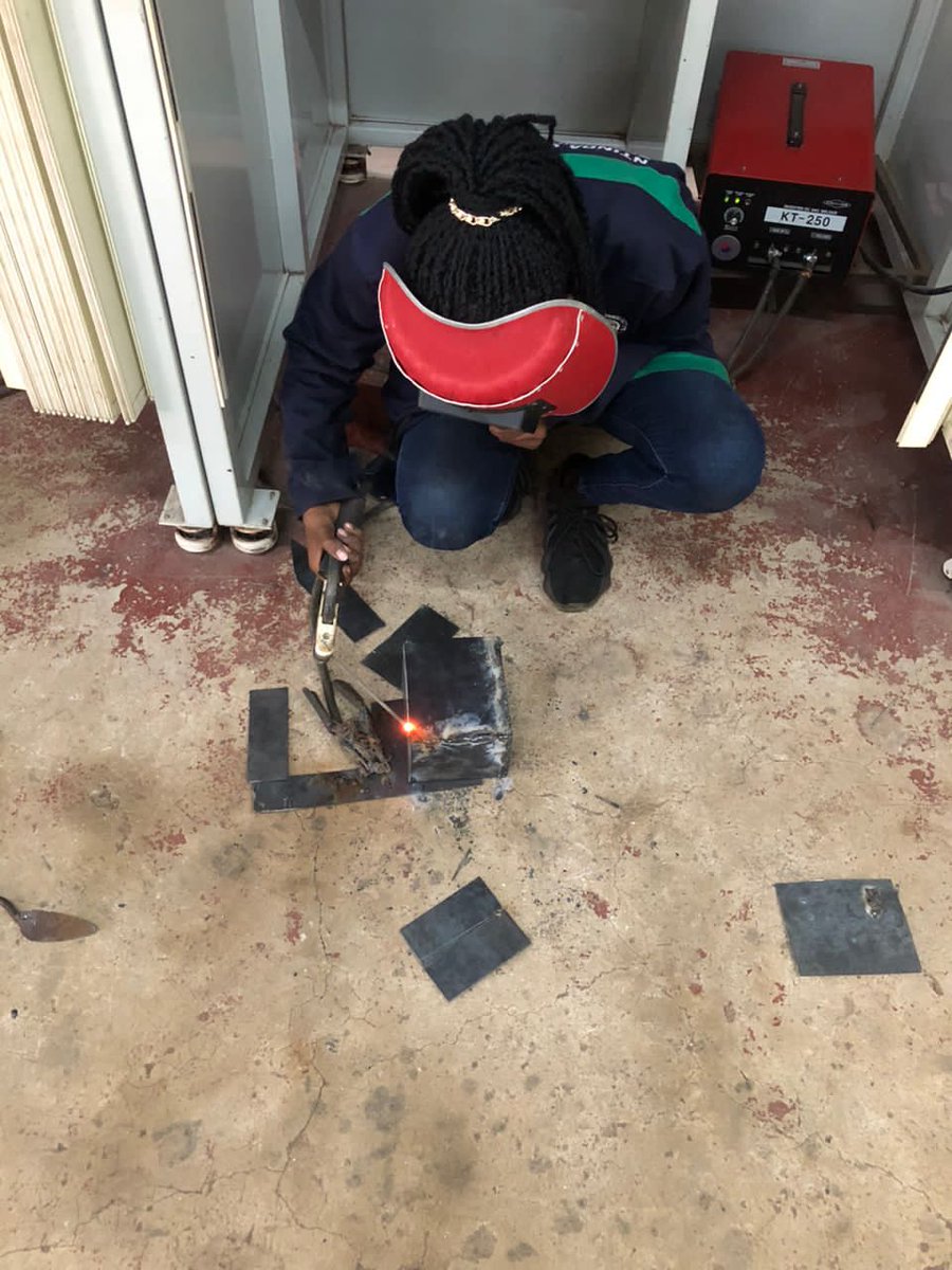 SuminiNaka62058's tweet photo. Every opportunity matters to girls lives, let us create opportunities to girls and young women in TVET centers in order to sustain there own lives.#TVET4girlsUg,#fementprog,#Ntinda vti https://t.co/hJjUtqFPon