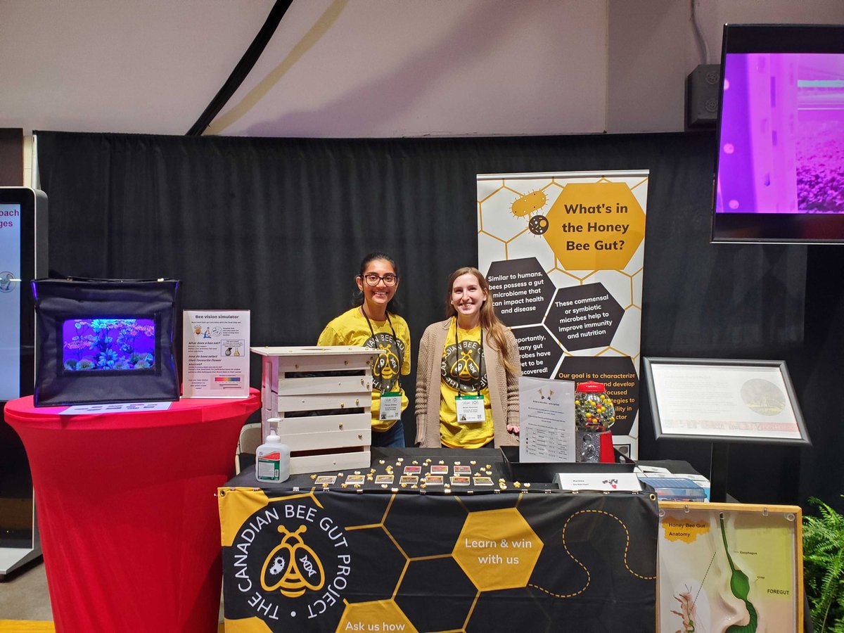 We’re live at #RAWF2023 Come see our booth and learn more about the #microbes and the #bees! 🐝 👀 Fun games and prizes 🎉 including honey/candy/stickers/more 🍯🍬🌟 Limited edition #Microbiome power cards are back again, catch ‘em all while they last! @THERAWF @UofG_FfT