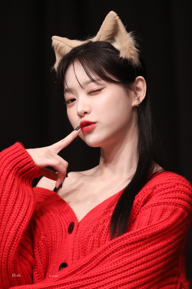 231028 사운드웨이브 
#루셈블 #loossemble #현진 #Hyunjin