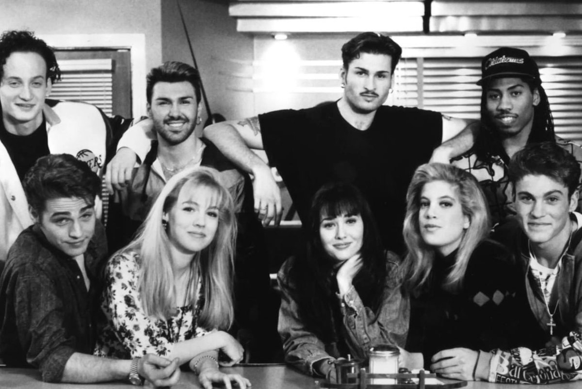 KristinMacIsaac's tweet image. 10/10 photo ** 📸❤️😍 #BeverlyHills90210 #ColorMeBadd