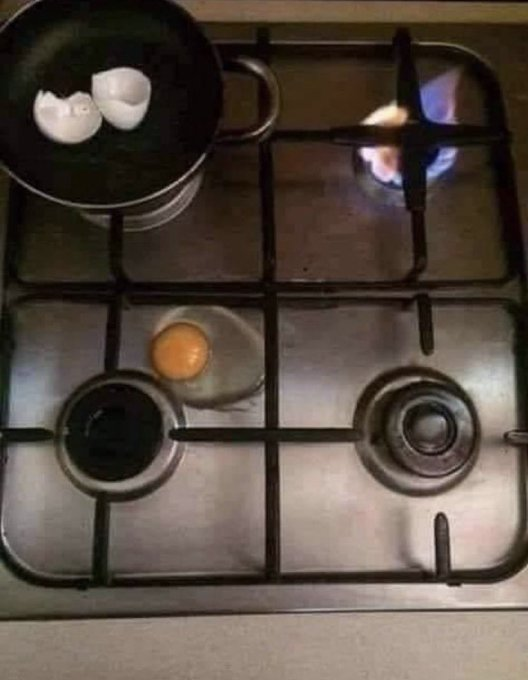 yo cuando intento hacer algo mientras alguién me mira