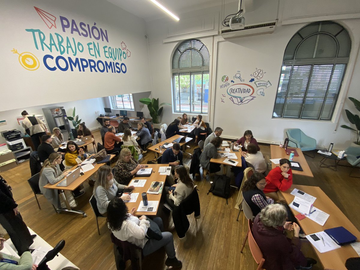 CaumontLucia's tweet photo. El Espacio Ludus @UCUoficial en todo su esplendor con una formación docente en metodología COIL a cargo de nuestras queridas colegas del @TecdeMonterrey ¡Gracias! https://t.co/j3xHr3T3Yr
