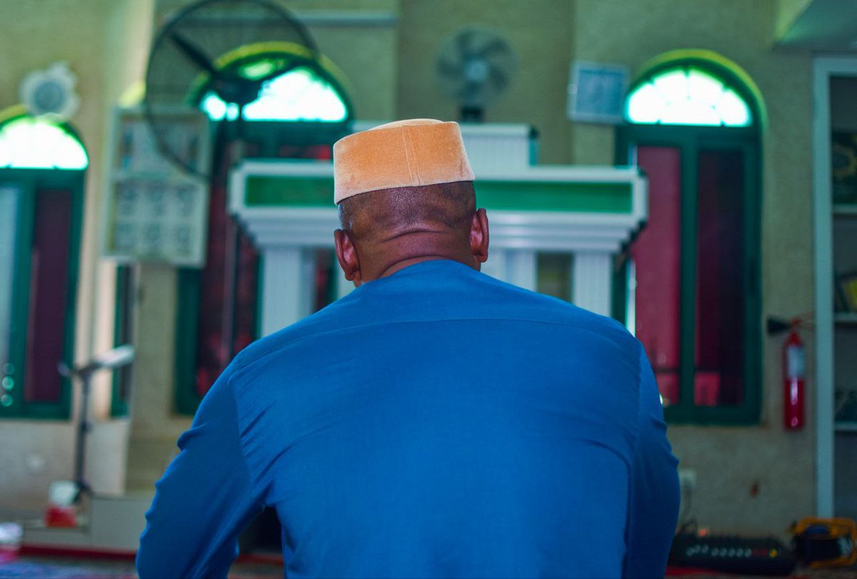 Boukarisoum's tweet photo. Jummah Mubarak à nos frères et sœurs musulmans du Togo ! En ce jour sacré, unissons nos cœurs et nos prières pour la paix et la prospérité dans notre nation bien-aimée. Que notre engagement envers l'harmonie et la tolérance soit un exemple pour tous.  🌙🤝 #JummahMubarak https://t.co/XbgZ1RV2lM