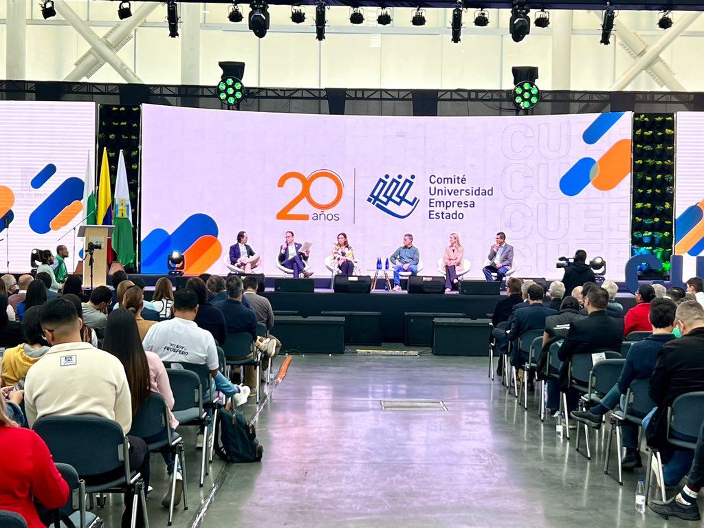 cueesuroeste's tweet photo. Hoy, celebramos 20 años del Comité Universidad Empresa Estado. Dos décadas, donde hemos trabajado unidos para conectar la ciencia, la tecnología, la innovación y el emprendimiento. ¡Juntos, avanzamos en pro de nuestro territorio! #CUEE20años #CUEEAntioquia https://t.co/oSyDgTShUY
