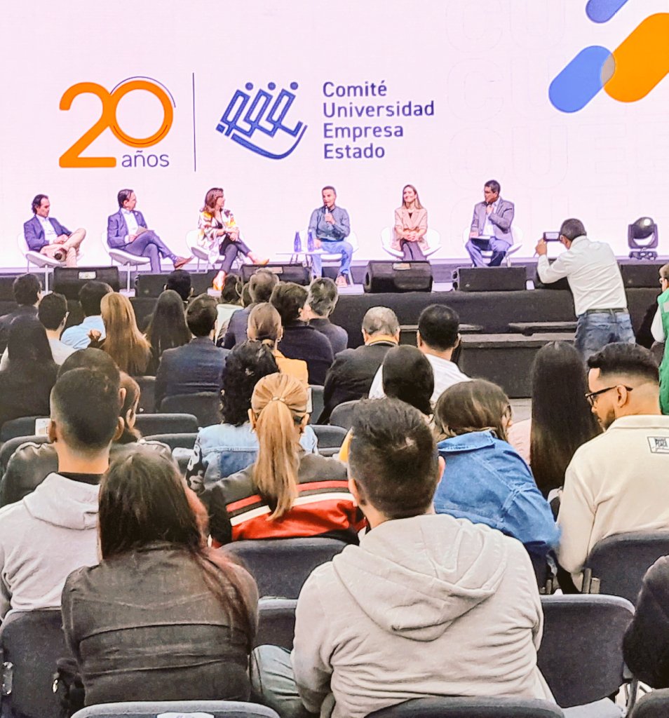 <a href="/FIngenieriaUdeA/">Fac. Ingeniería UdeA</a> <a href="/expo_ingenieria/">EXPOIngeniería</a> #CUEE en #Expoingeniería  Federico Gutiérrez (alcalde electo), Juan Carlos Mora (presidente del Grupo Bancolombia), Yaneth Londoño (presidente de C.I Hermeco), Aníbal Gaviria (gob de Antioquia), Daniela Trejo (Sec de Competitividad dept), y John Jairo Arboleda, rector <a href="/UdeA/">Universidad de Antioquia</a> ⚙️