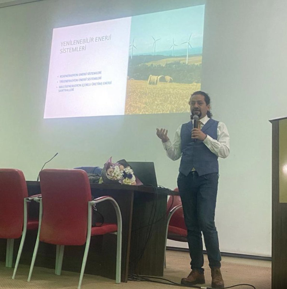 TÜBİTAK Bilim Söyleşileri kapsamında Isparta Uyg.Bil.Üni.Öğrt.Ü. Doç. Dr. Yunus Emre YÜKSEL misafirimizdi. "Yenilenebilir Enerji Sistemleri" ile ilgili öğrencilerimizle verimli bir söyleşi yaptılar.Kendisine ve öğretmenimiz Dr. Zeynep AYDIN’a katkılarından ötürü teşekkür ederiz.