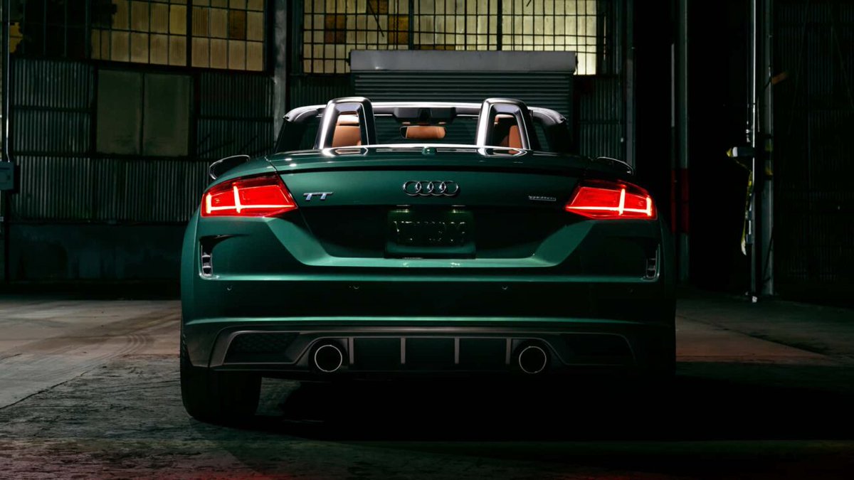 AutosRodando's tweet image. Audi TT Roadster Edición Final deslumbra con un exclusivo tono verde. 
El Audi TT Roadster Edición Final se presenta como un canto de cisne, combinando lo mejor del diseño clásico con toques modernos.... 
#audi #AudiTTRoadster

autosrodando.com/audi-tt-roadst…