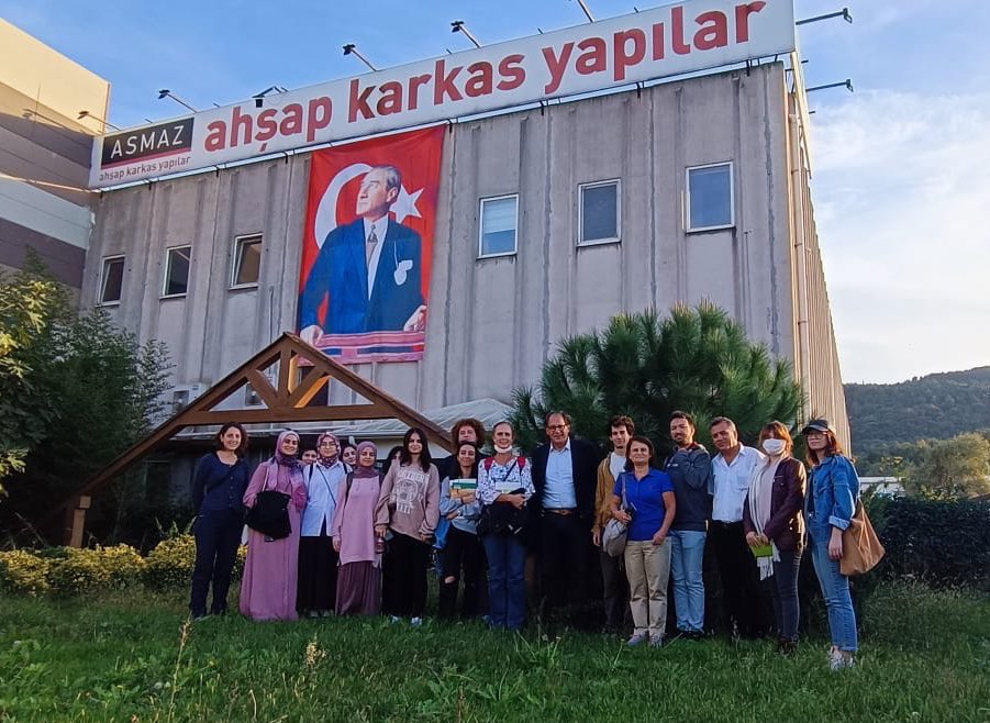 İTÜ Mimarlık Fakültesi, Mimari Tasarım ve Yapımda Ahşap dersi ögrencileri ve öğretim görevlisi hocalarımızın Yalova'daki fabrikamıza, teknik gezisi çok keyifli geçti. Üniversitelerimizle işbirliğinden ve genç meslektaşlarımıza bilgi paylaşımından büyük memmnuniyet duyuyoruz.