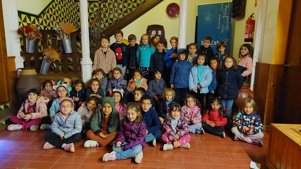 ImmaVedruna's tweet photo. L'alumnat de #1rPRIM #2nPRIM i #3rPRIM ha estat de colònies a Mas Banyeres.
Una immersió en la tardor.
@eixestels https://t.co/EUQzr91iKT