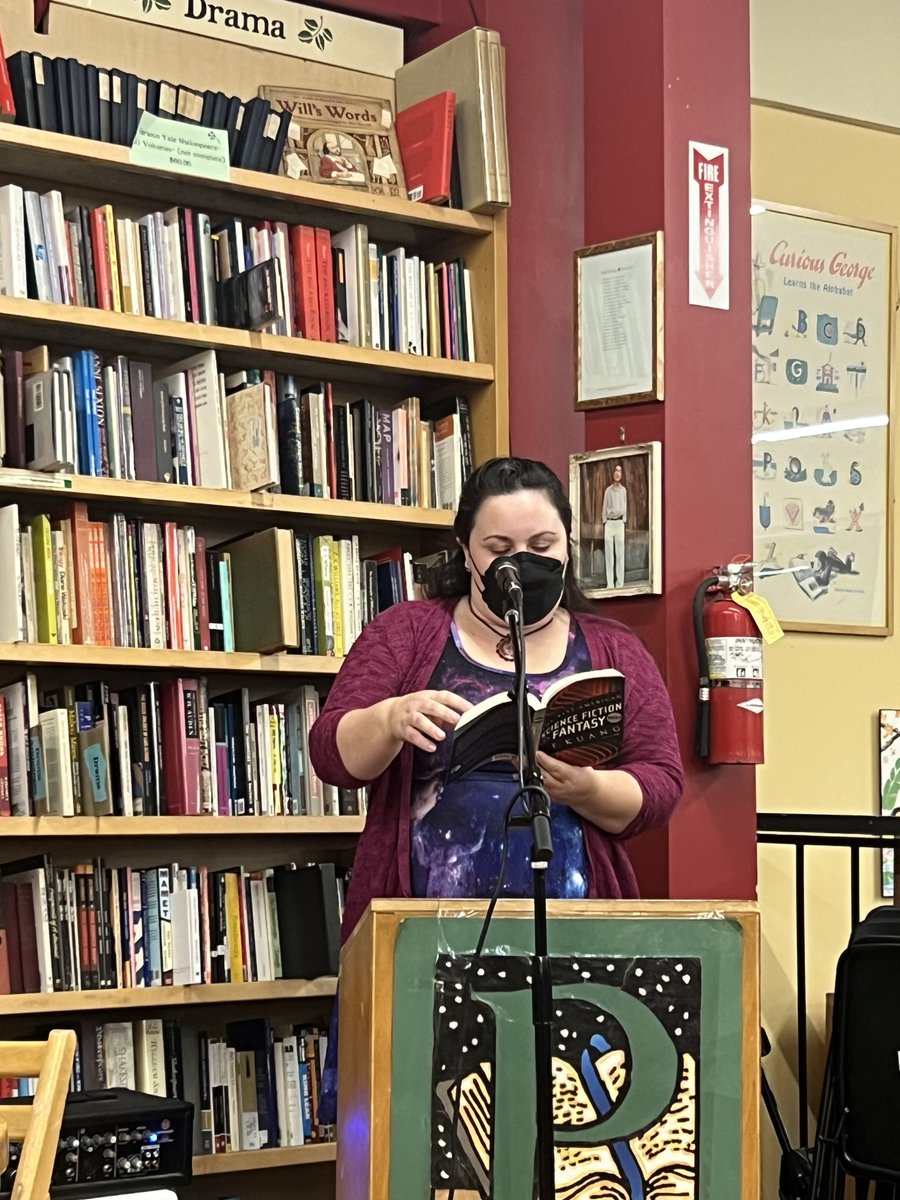 Enjoyed a Llovely reading by @samtasticbooks & @LibrarianGoblin at @PegasusBooks 

Fabulous stories and upcoming work!

Congrats on their featured stories in best American science fiction and fantasy!