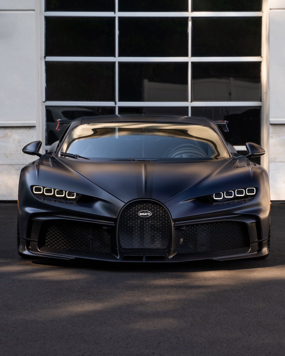 Bugatti Automobiles Macaron Power Bank Black – Bugatti