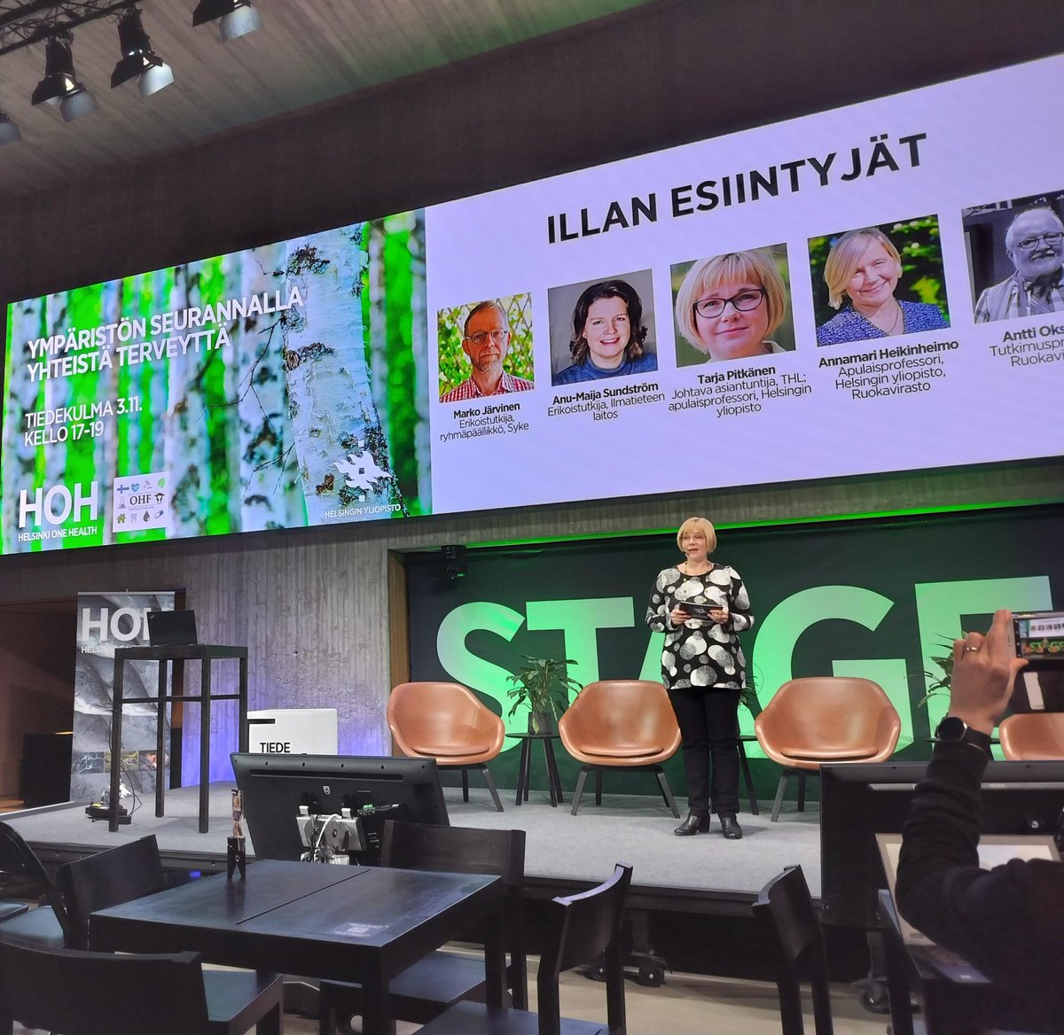 Helsinki One Health (@helsinkione) on Twitter photo Tänään vietetään kansainvälistä #onehealthday’ta. Yhteinen terveys yhdistää ihmisten, muiden eläinten ja ympäristön terveyden ja hyvinvoinnin.
Ympäristön seuranta on tärkeä osa #onehealth’ia. Illan aikana tarkastellaan aihetta monesta eri näkökulmasta <a href="/TarjaPitkanen/">Tarja Pitkänen</a> johdolla. Tänään vietetään kansainvälistä #onehealthday’ta. Yhteinen terveys yhdistää ihmisten, muiden eläinten ja ympäristön terveyden ja hyvinvoinnin.
Ympäristön seuranta on tärkeä osa #onehealth’ia. Illan aikana tarkastellaan aihetta monesta eri näkökulmasta <a href="/TarjaPitkanen/">Tarja Pitkänen</a> johdolla.