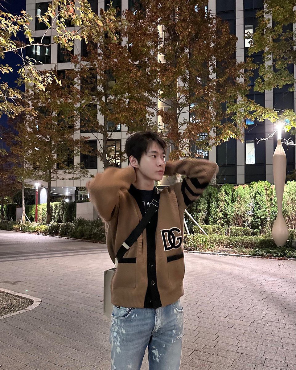 maybewhy_'s tweet photo. Day&amp;Night with #JaeDo https://t.co/Q8ti5r5P2H