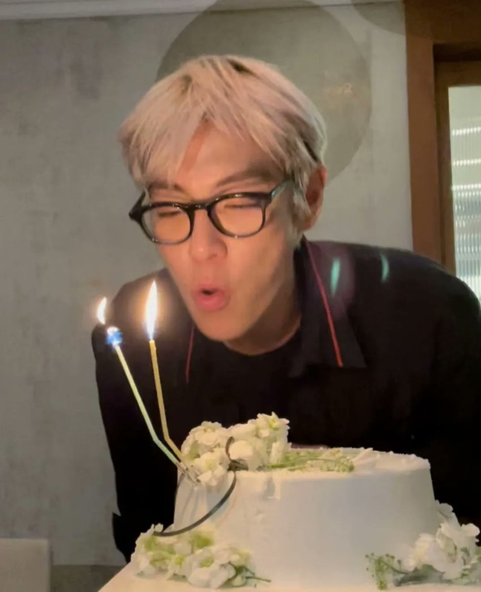 It's our KINGs special day Happy Birthday T.O.P Choi Seung Hyun We wish u a beautiful day, a wonderful & successful future, happiness & good health forever The QUEENs are proud of u & love u❤️🥂🎂👏 MAN OF INSPIRATION T.O.P #HAPPYTTTOPDAY #TTTOP #TOP #ChoiSeungHyun #탑 #최승현