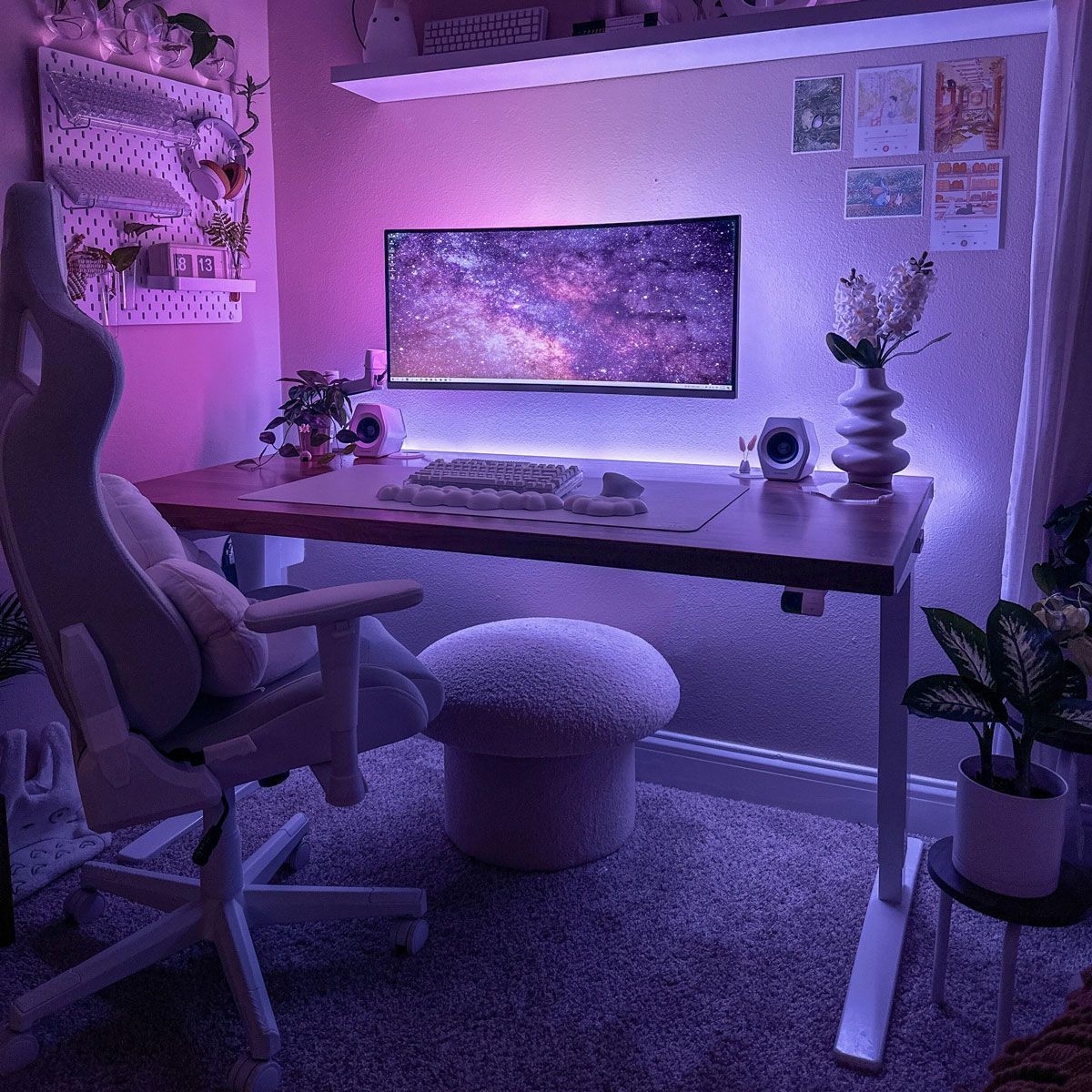 Ready for UPLIFToff? @crossingani_'s out-of-this-world setup features a 1.75' thick, wide plank solid walnut desktop and the award-winning UPLIFT V2 Standing Desk frame. Take to the stars with a heavenly workspace all your own. Create your dream desk now. buff.ly/45YAh0l