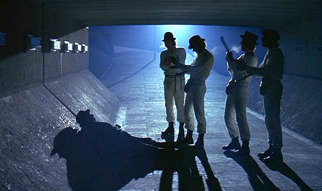 direrbas's tweet photo. Kubrick' in Clockwork Orange' ı çektiği yerdeyim. Sinefillikten emekliye ayrılma zamanım geldi. https://t.co/rHokDY6Csm