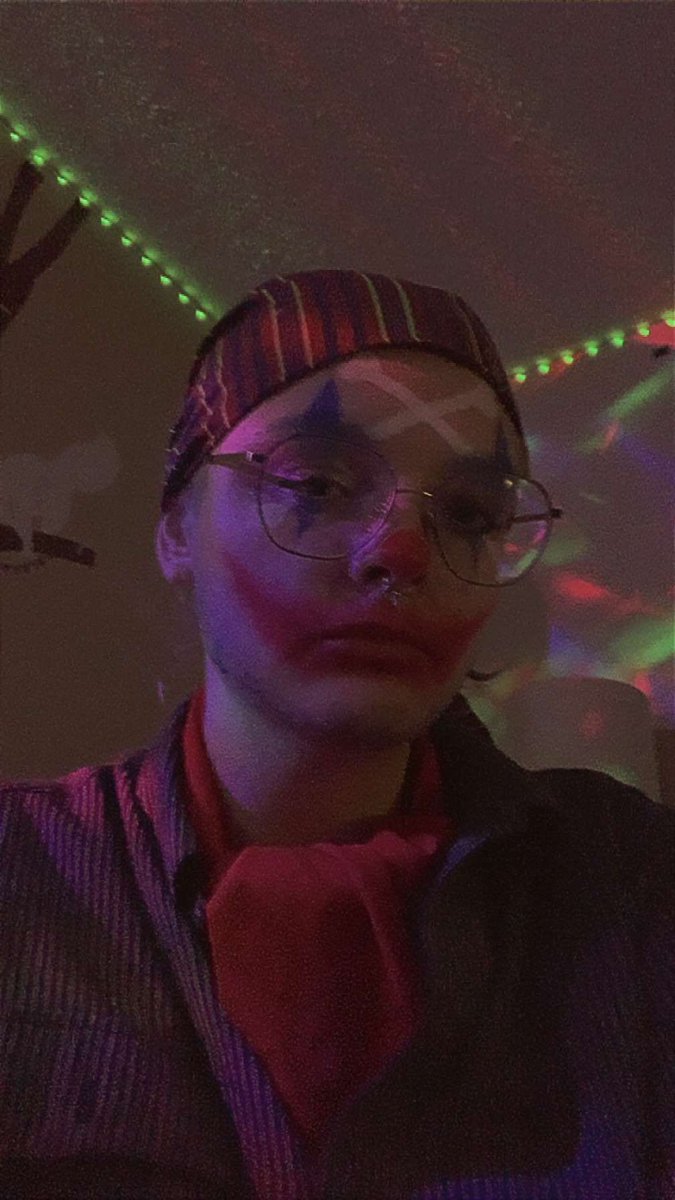 altomemphis's tweet photo. clown bitch for Halloween this year. buggy my beloved https://t.co/bamAwvmHX2