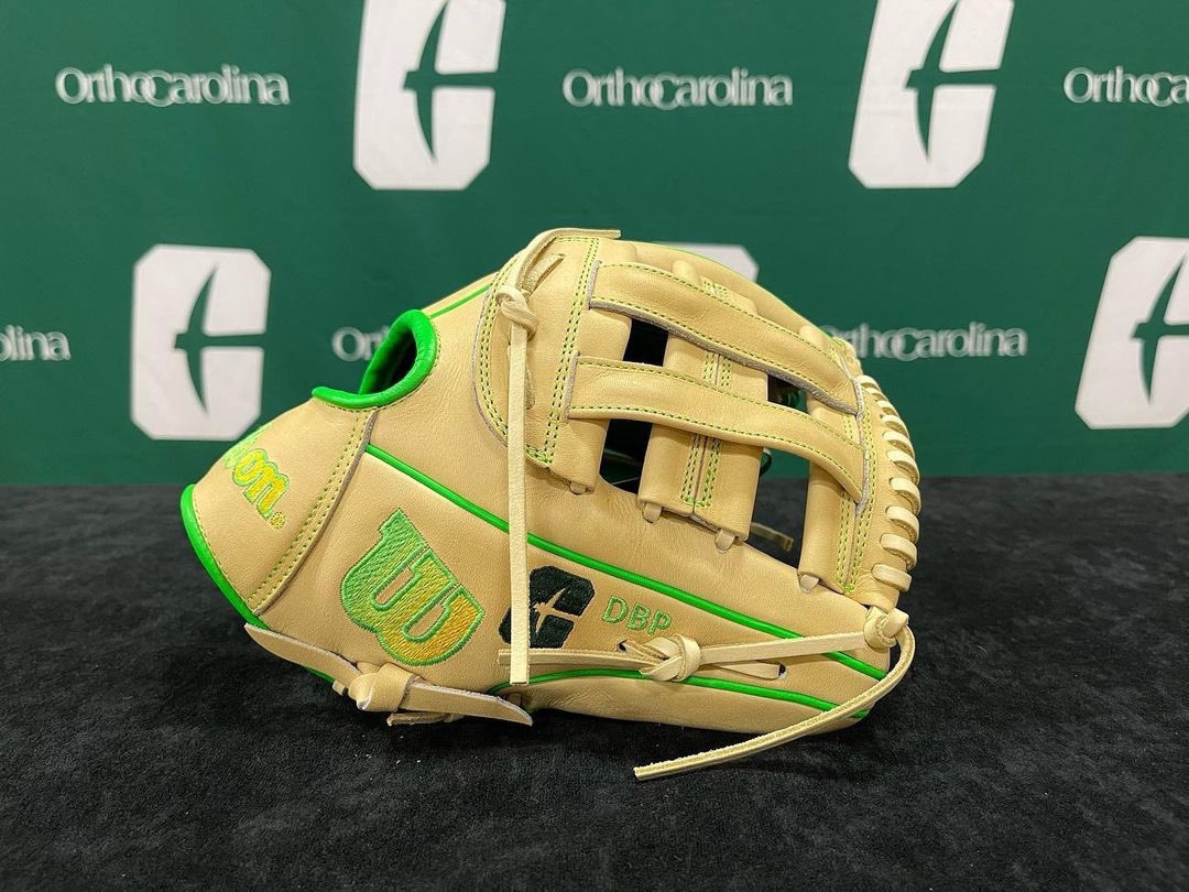 <a href="/CharlotteBSB/">Charlotte Baseball</a> And those gradient logos🤩