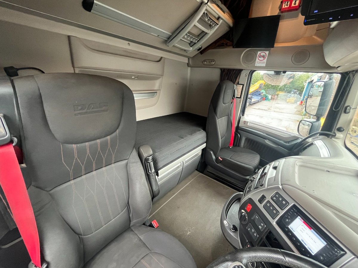MotusDAF's tweet photo. 📢USED TRUCK OF THE WEEK📢

2020 DAF XF 530 FTG, featuring:
⚙️12 Speed TraXon Gearbox
📷DVS Camera
📞Truck Nav and Phone and more!

Find out more➡️ https://t.co/5iUkexC6ey

#UsedTruckOfTheWeek #UsedDAF #DAFXF #DAFTrucks #MotusDAF #MotusCommercials https://t.co/XPPRBmy2FB