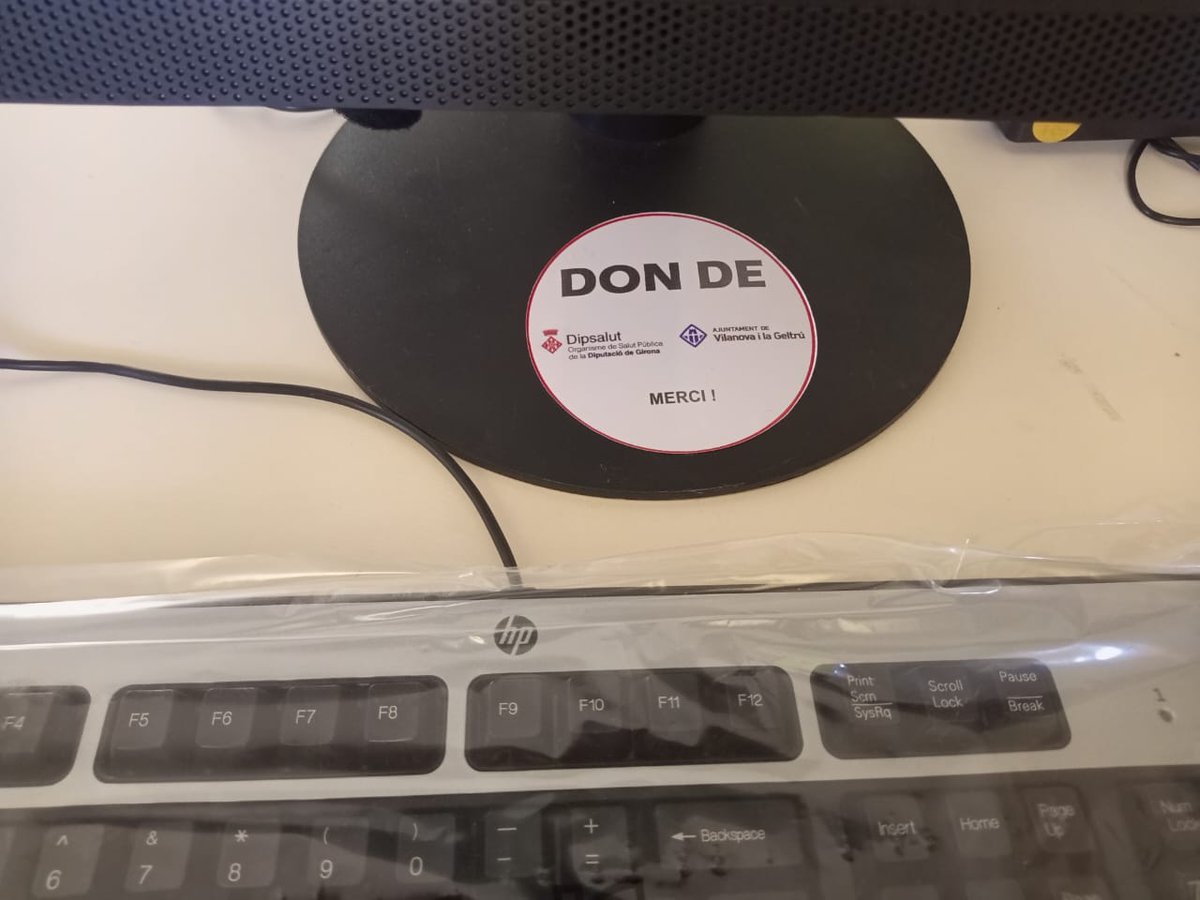 Nouvelle salle médiathèque des Écoles Pies de Thiaroye, avec la contribution de <a href="/Dipsalut/">Dipsalut</a>  et  <a href="/ajuntamentvng/">Vilanova i la Geltrú</a> .