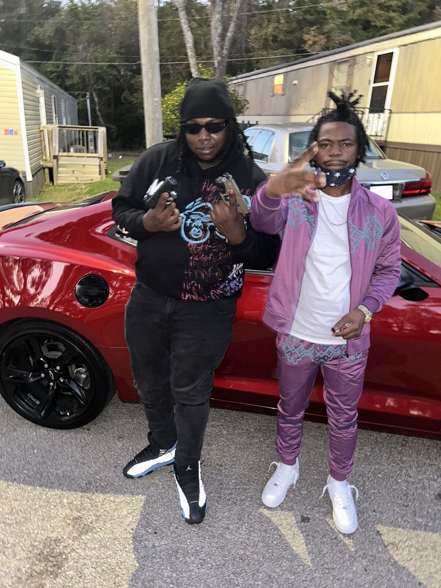 ZayM1's tweet photo. right hand man 🩸 treat em like my momma had em 🖤 @MexicoLingo https://t.co/10oXLnIQPK