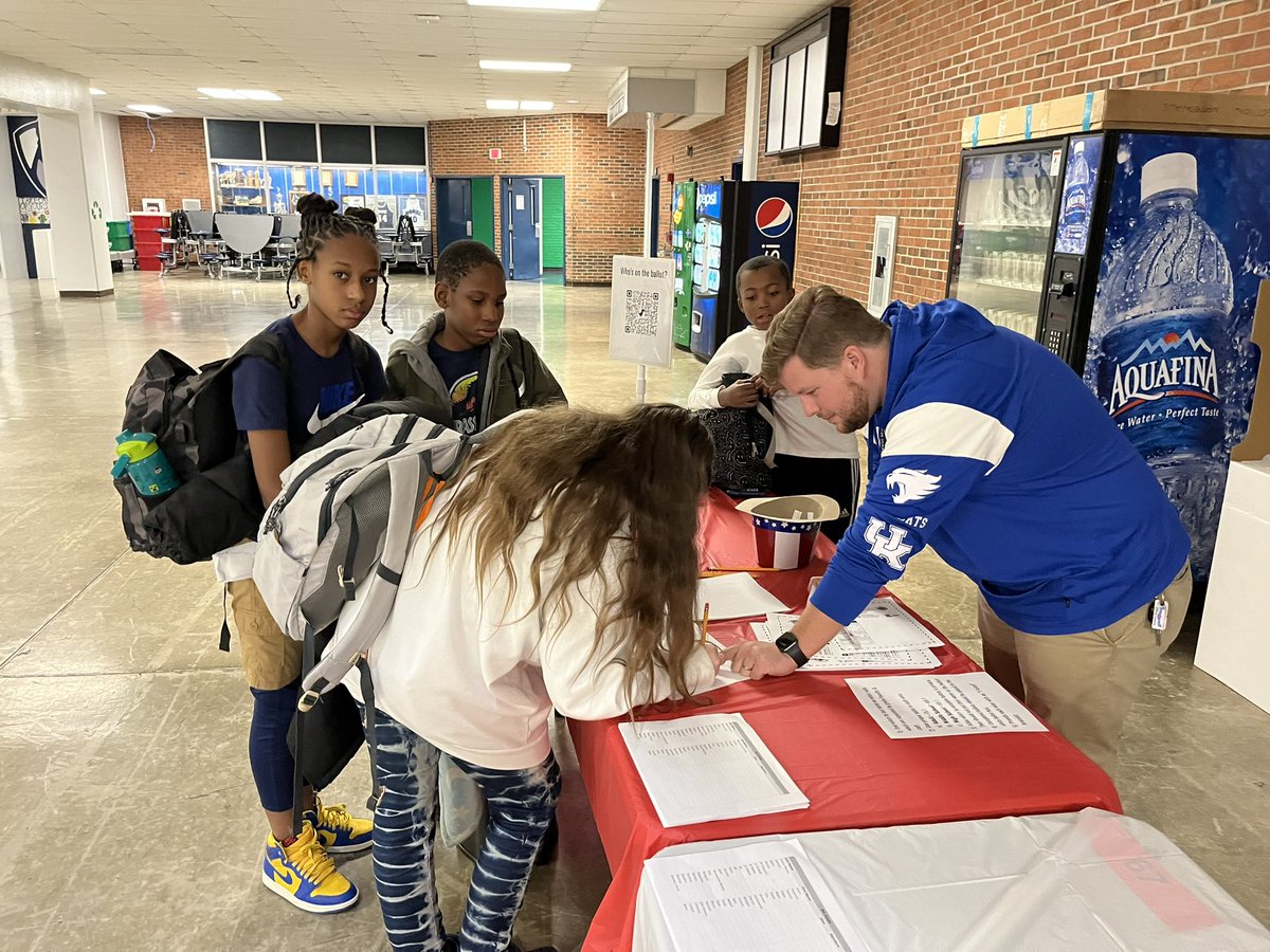 MooreMustangsML's tweet photo. Shout out to @teach_the_past for setting up the most amazing mock election for our @mooremustangs. The students got to experience voting and made some real-world connections they will never forget. #knowMoore #voteKY
@JCPSKY https://t.co/tbzmeqqUkK