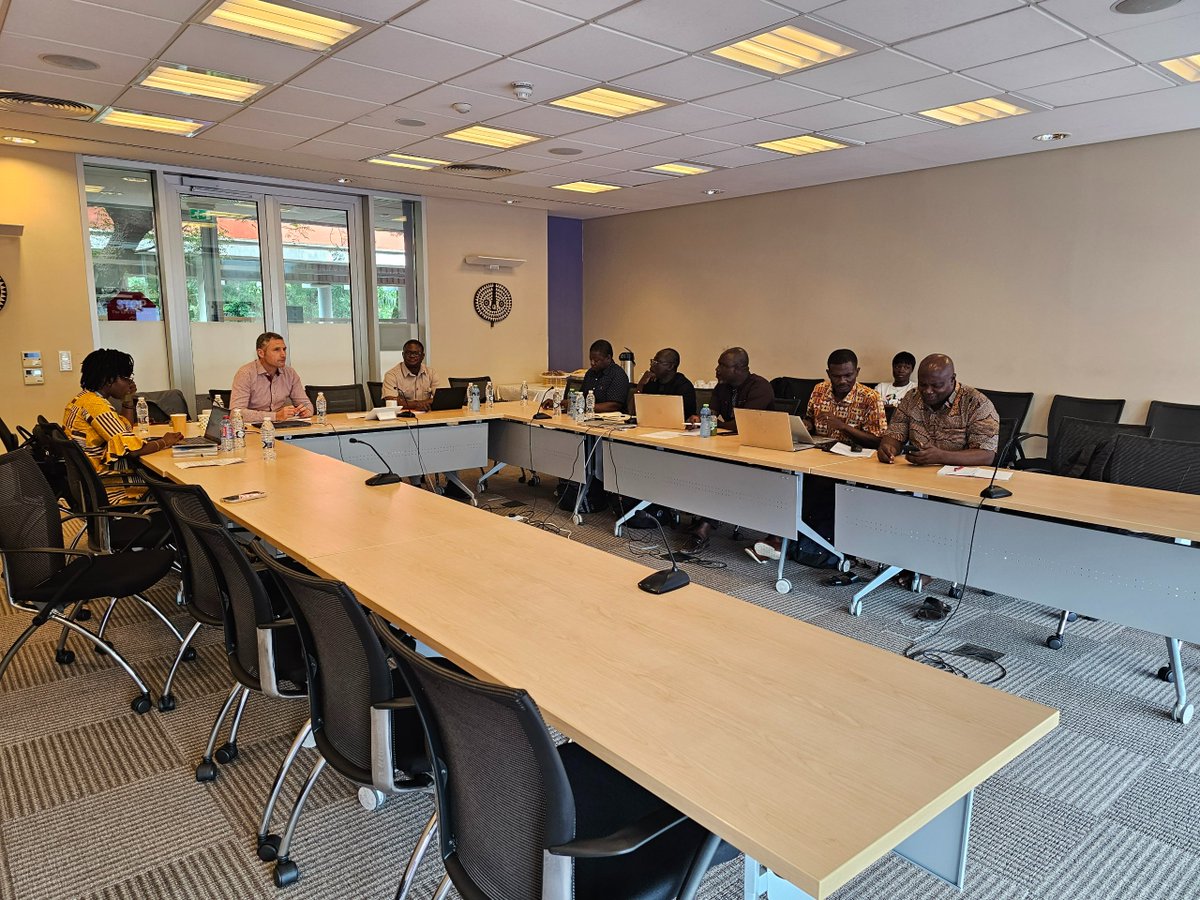glrssmp's tweet photo. ROAD TO IMPLEMENTATION SUPPORT MISSION
The MLNR PCU and the World Bank team in a technical meeting with the Minerals Commission and the EPA Mining Department on Regulatory Strengthening &amp; Formalization today, as part of the Pre-Mission sessions. https://t.co/M6v7RLHMWH