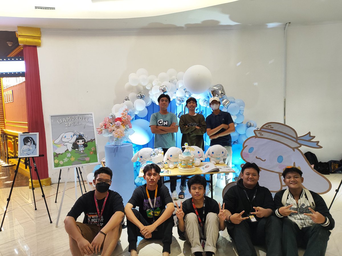 foxfourtyeight's tweet photo. Kami Berkesempatan untuk hadir dan melihat-lihat project dari kaka-kaka @Liamelior . Keren dan sukses selalu project nya🙌
Once Again Happy Birthday @AU_LiaJKT48 🩵🩵
#fox48
#foxfourtyeight48
#Liamoroll21stBday https://t.co/BPoEUDZXTS