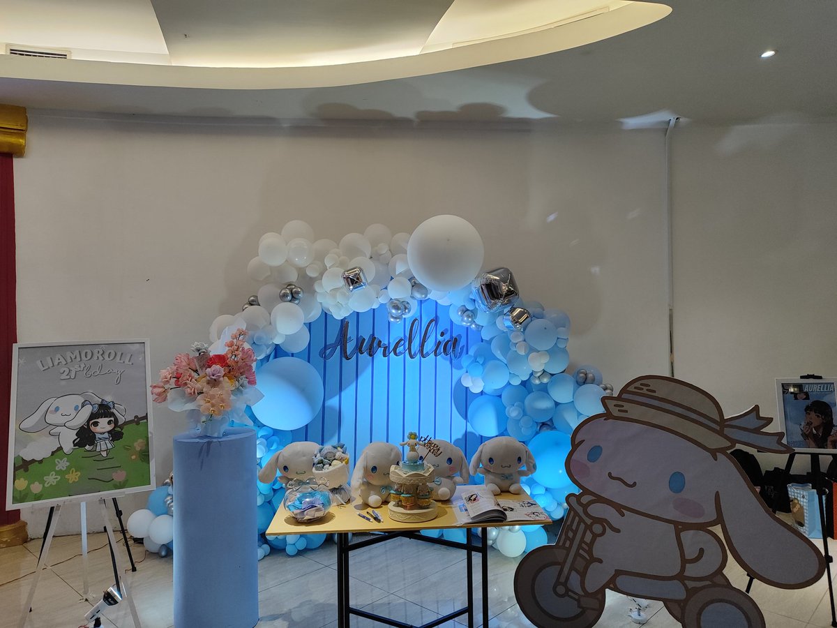 foxfourtyeight's tweet photo. Kami Berkesempatan untuk hadir dan melihat-lihat project dari kaka-kaka @Liamelior . Keren dan sukses selalu project nya🙌
Once Again Happy Birthday @AU_LiaJKT48 🩵🩵
#fox48
#foxfourtyeight48
#Liamoroll21stBday https://t.co/BPoEUDZXTS