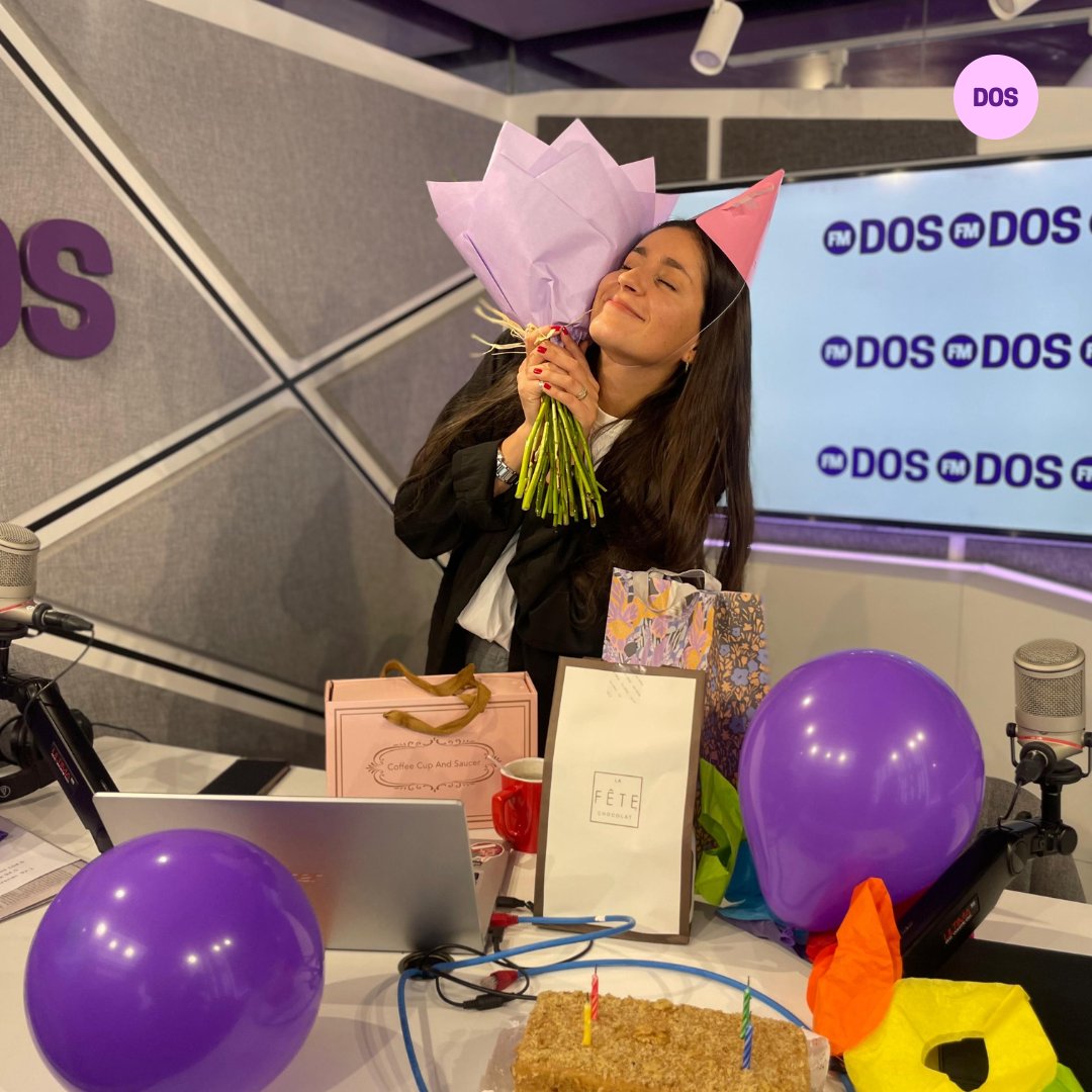 FMDOS's tweet photo. Nuestra Flo Merlez está de cumpleaños 🥰 Y para celebrarla en el #Dedicados estaremos sus saludos y buenos deseos para ella 🥳 Puedes enviar tu mensaje al +56996809211 https://t.co/j0XpuXG48F 💜 https://t.co/QSUViLZEzw