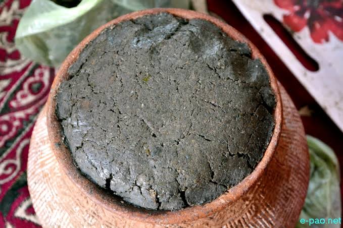 Heikak22's tweet photo. Ethnic people of #NEIndia have great love for indigenous fermented food products,dried fishe products eg.Karoti in Assam,Tungtap in Meghalaya. In #Manipur, likewise, Ngari and Hentak are two such products.The methods of preservation are traditionally used with cultural identity. https://t.co/juPsoxrKKf