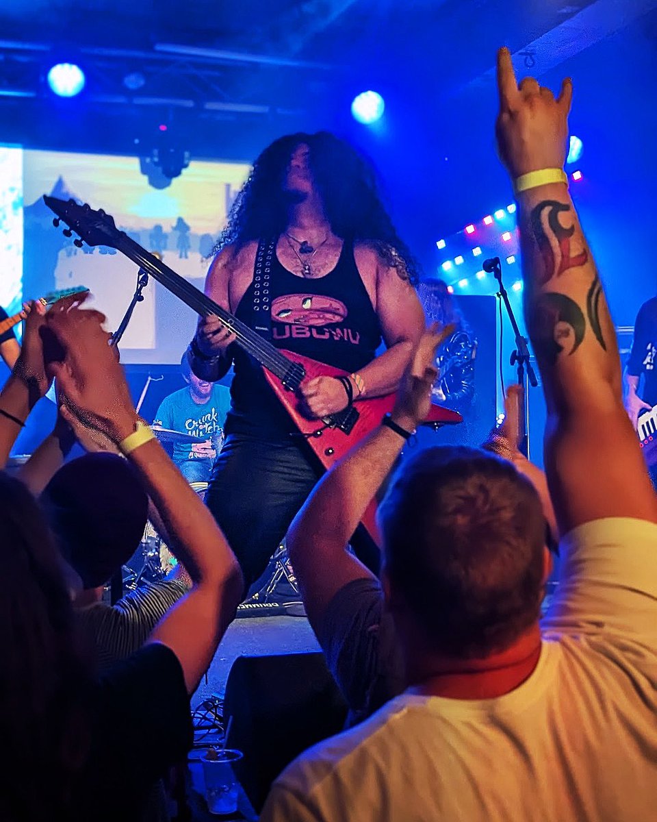 8a02_'s tweet image. Next shows:
Nov 4- w/ @steelsamuraiband 
Nov 11- w/ @badhombresband 
And always working on more! 💪🏽

#guitar #chapmanguitars #lefty #lefthanded #rock #hardrock #fyp #fypシ #fypage 

Photo by @twilldistilled 🤘🏽