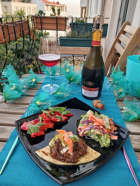 The Quirky Cork tweet media