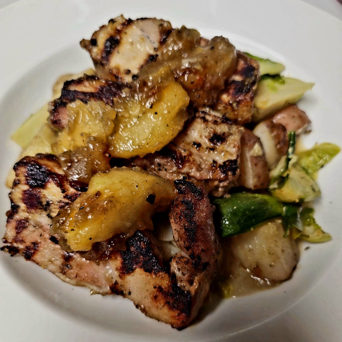 TheRidgeSocial's tweet photo. Crispy Sous Vide Pork Belly, Confit Potatoes, Brussel Sprouts, Parsnip Puree.
Available after 4pm.
Reservations welcome at https://t.co/vQhqkEo4s1 or 519-696-2757
#dinnerfeatures #newmenu #ayrontario #supportlocal #kweats #kwfoodie #cbridge #kwawesome #newdundee https://t.co/LhhcXLwC0C