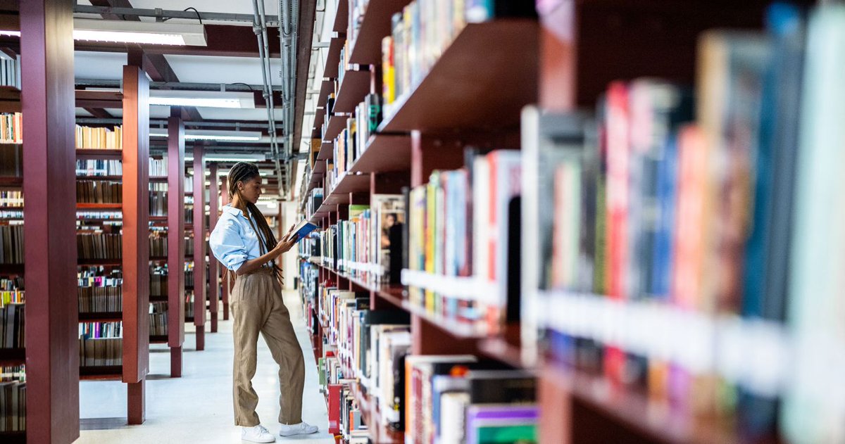 eduint's tweet photo. 📚 Tres nuevos trabajos de #investigación revelan la lucha del personal #docente contra las barreras de los #derechosdeautor en la educación en Kenia, Fiyi y Filipinas. 
¡Lee, descarga y comparte, hagamos el conocimiento accesible! 
▶️ https://t.co/VAN3CdAnGt ◀️ https://t.co/oWTjTQUZ3F