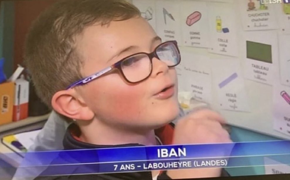 Memesdelyon1's tweet photo. Mon pote : « Dsl j’ai pas Lydia »

Moi : https://t.co/q66iABJAFN