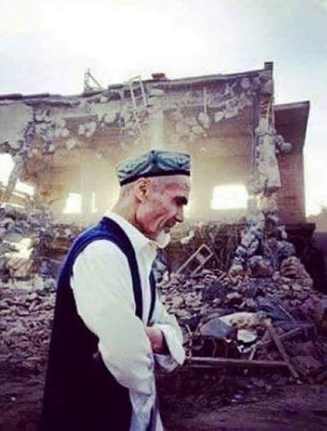 Doğu Türkistan’lı evi mecburen yıkılmış bir Uygur dedenin çaresizliği !