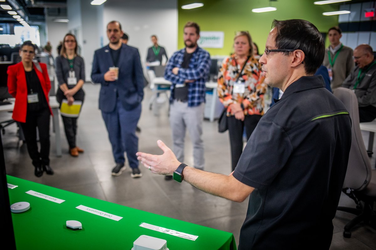 SchneiderNA's tweet photo. Marconi in Montreal hosted the grand opening of the Lab on Nov 1st, marking a significant milestone for us at Schneider Electric &amp; bringing about exciting prospects for the local talent pool. Read more: https://t.co/GPFOKlMqny #Sustainability #BuildingsOfTheFuture #LifeIsOn https://t.co/miKeMYu8TX