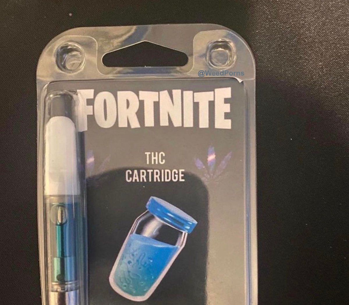 WeedPorns's tweet image. We smokin that OG Fortnite pack today