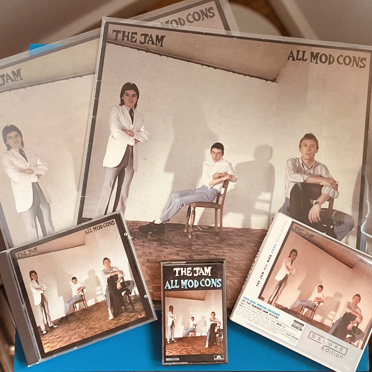 AGC_LONDON's tweet image. Released on this day in 1978 
Like many ‘All Mod Cons’ is one of my all time favourite albums let alone favourite Jam LP.
I’ve bought it a few times over the years too. 
Perfection 
#TheJam #AllModCons #PaulWeller #BruceFoxton #RickBuckler