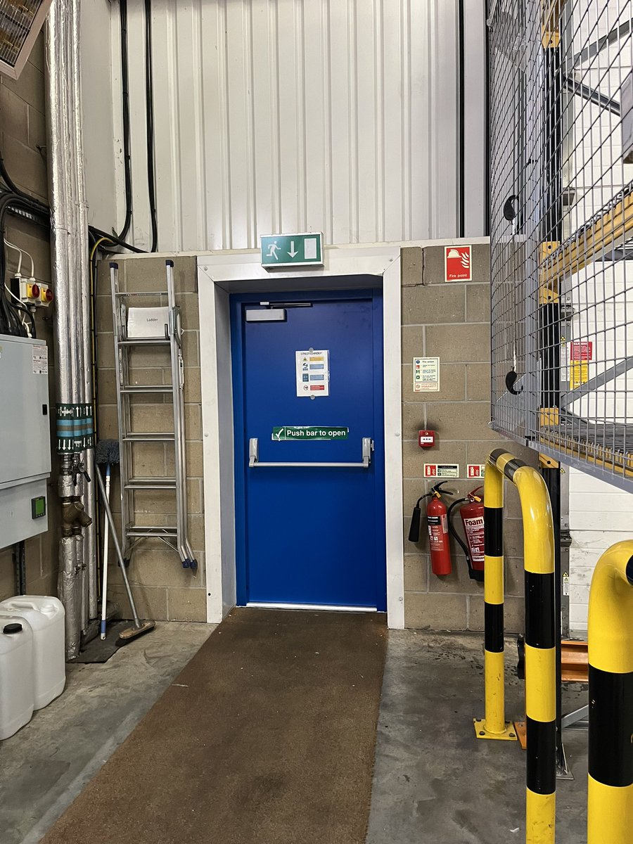 Out with the old in with the new @StrongdorL 

#steeldoors #factory #locksmith