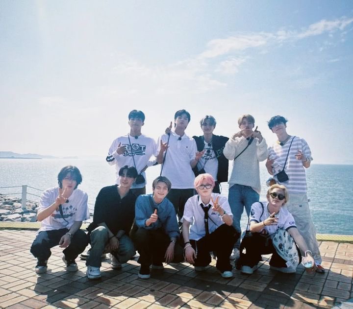 TREASURE_Fr's tweet photo. -💎-↳ 03.11.23 | INSTAGRAM

[TREASURE MAP] EP.69 DISPONIBLE DÈS MAINTENANT 

#TREASURE #트레저 #TREASUREMAP #EP_69 #RU_JUNG_TOUR #루정투어 #OUTNOW #YG

---
→ 🦊
#트레저 @treasuremembers https://t.co/jNVrXWWwcB