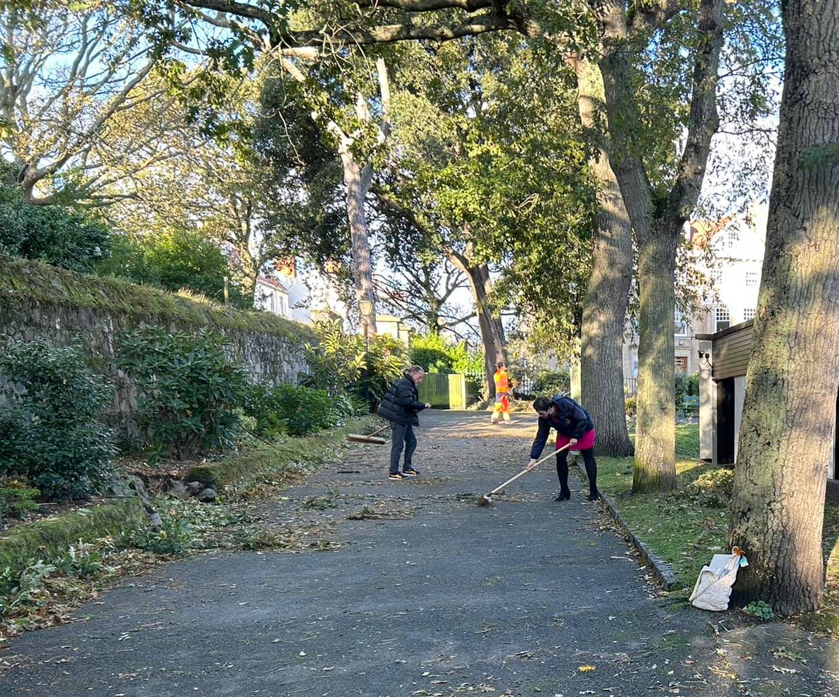 It was all hands on deck this morning at @GuernseyMuseums! But we got the path clear in time for the first school group. Thanks to @StatesWorks for helping us open, while Candie Gardens remain closed. #StormCiaran #museumlife