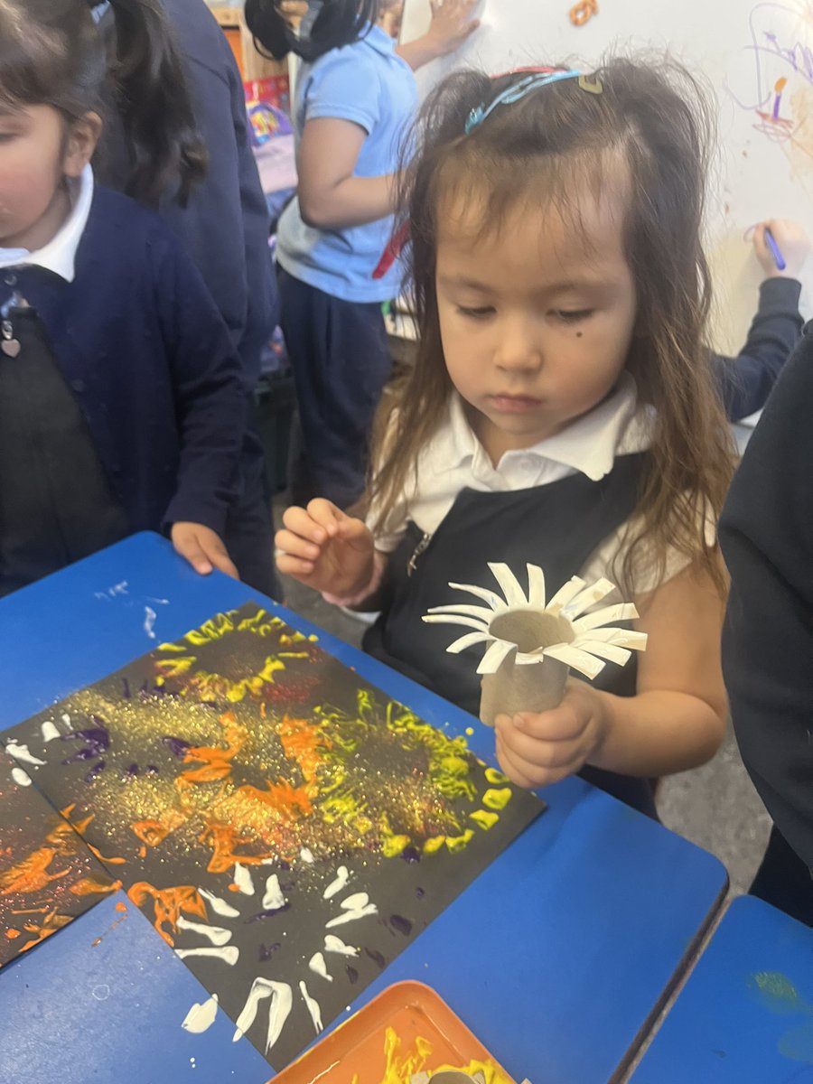 ibroxprimary's tweet photo. Busy making a fireworks  display in P1 this afternoon #Fireworks #Safety #Paintfun 🎇🎇🎇 https://t.co/VG9Z5xv5l1