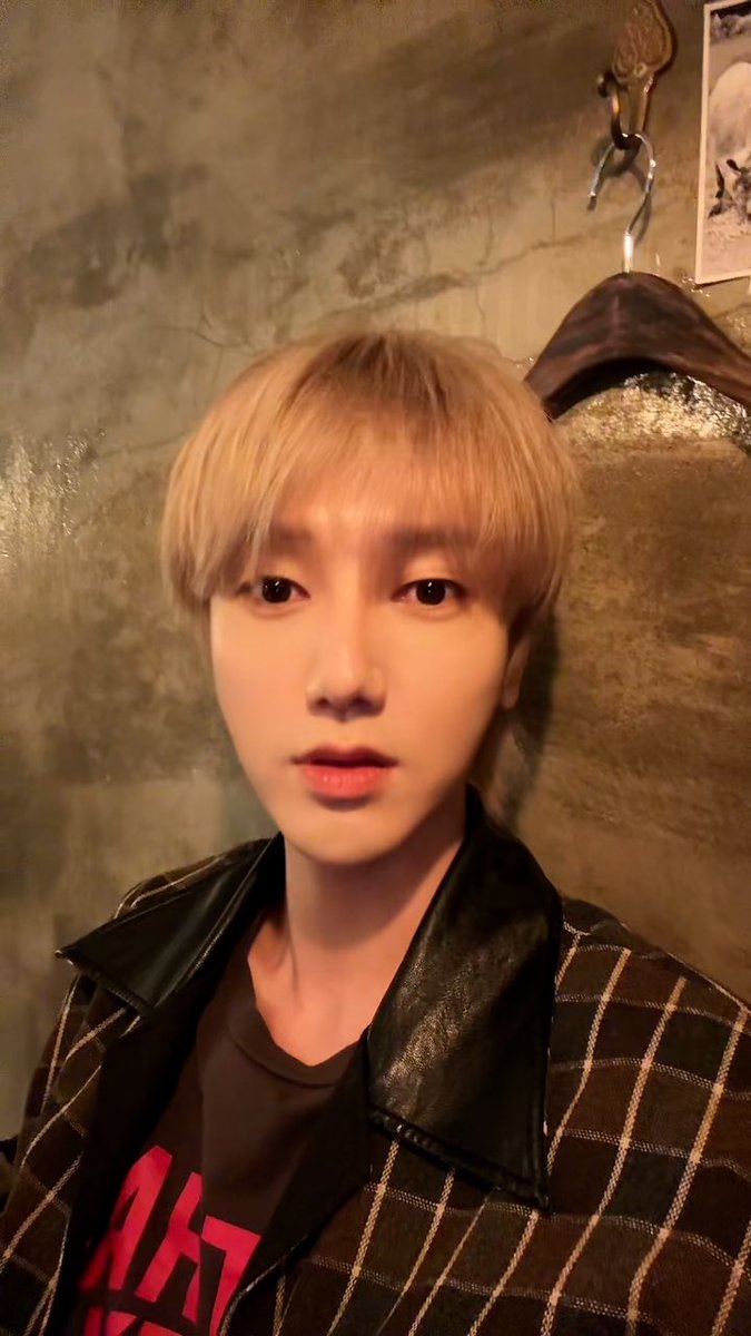 aimee191020's tweet photo. 231103 & x TikTok x 自截未修
#예성 ☁️ #Yesung ☁️ #艺声 ☁️ #イェソン
@shfly3424 ☁️ #예성버블 ☁️ #Yesungbubble https://t.co/vFC33q8zKy