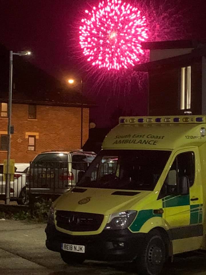 🎆Please help us and our emergency service colleagues by enjoying this #BonfireNight weekend safely and responsibly.
You can also help across a busy weekend by:
🚑Keeping 999 for emergencies
💻Making use of NHS 111 Online
💊Speaking to a pharmacist/self care for minor issues