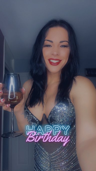 HAPPY BIRTHDAY TO ME!! 🍾🥂&hearts;️💃💋 Thank-you to everyone for the messages, gifts, being in your thoughts,