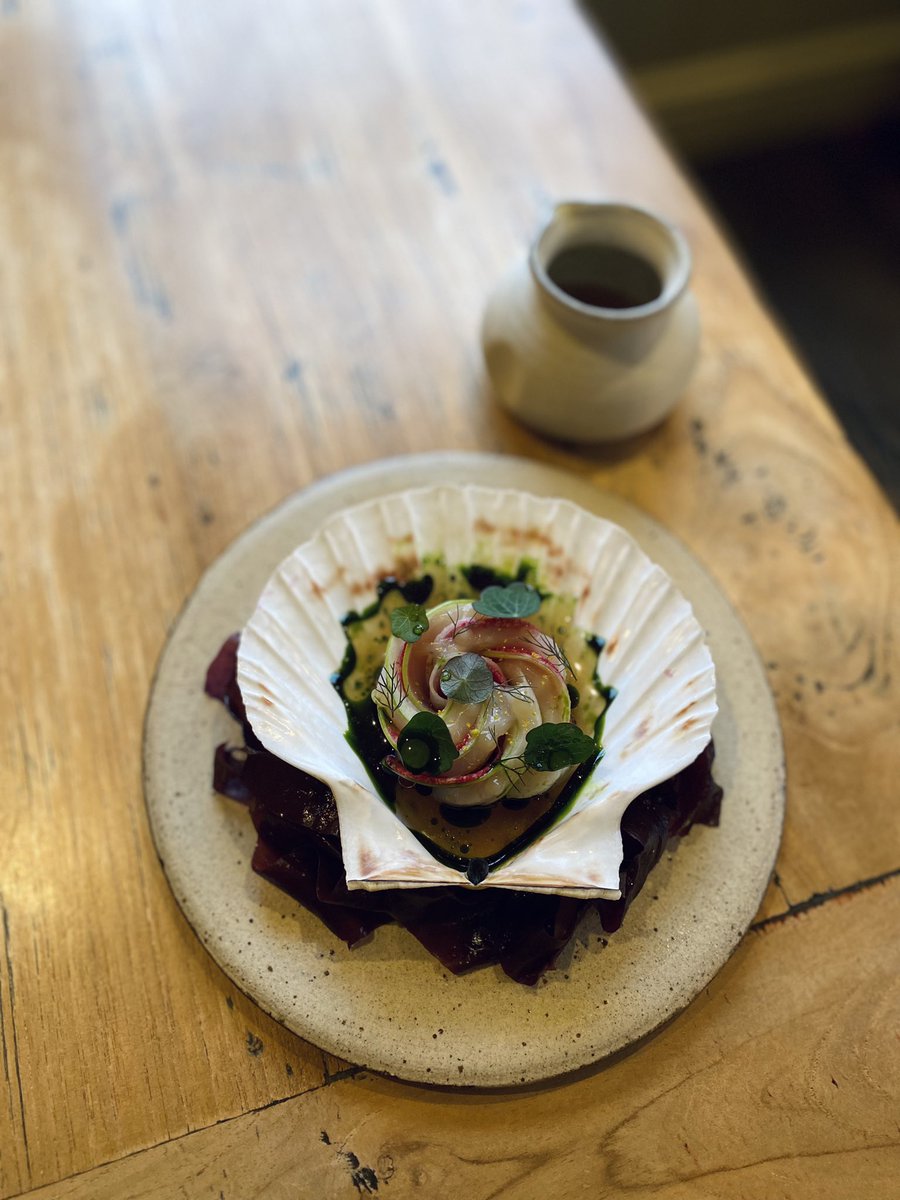 It’s fresh, it’s sweet, it’s got that umami going… Hand dived Isle of Skye scallop sashimi - radish, kohlrabi, Granny Smith apple, scallop dashi #dinner #alacarte #scallop #sashimi #seafood #seafoodlovers #kent #kentrestaurant #top50gastropubs #michelinguide #thekentishhare