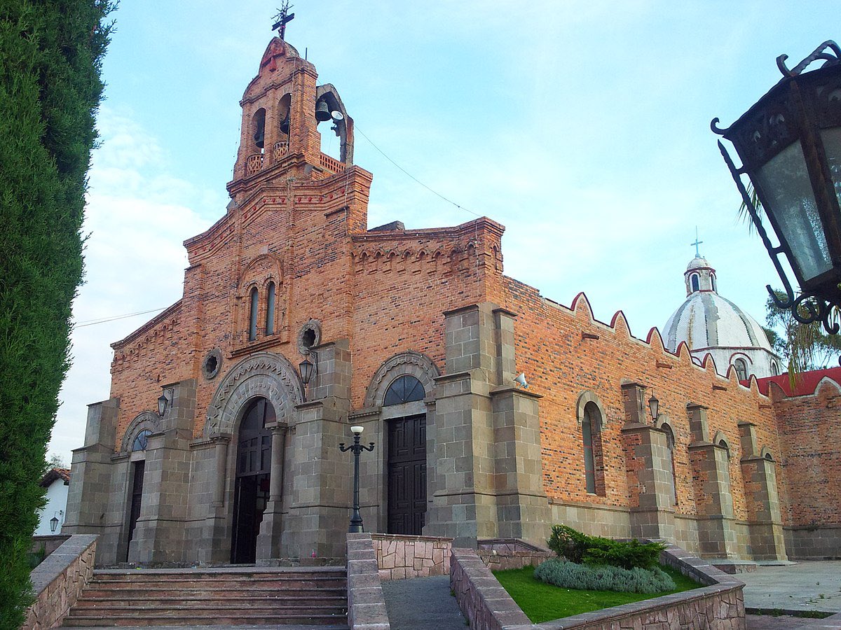 Para presumir mi municipio #LaFiestaGrandeDeMiTierra es la que se celebra a San Miguel Arcángel en la parroquia de San Miguel, Acambay.
Es una fiesta llena de tradiciones y costumbres que se vive con alegría y devoción.